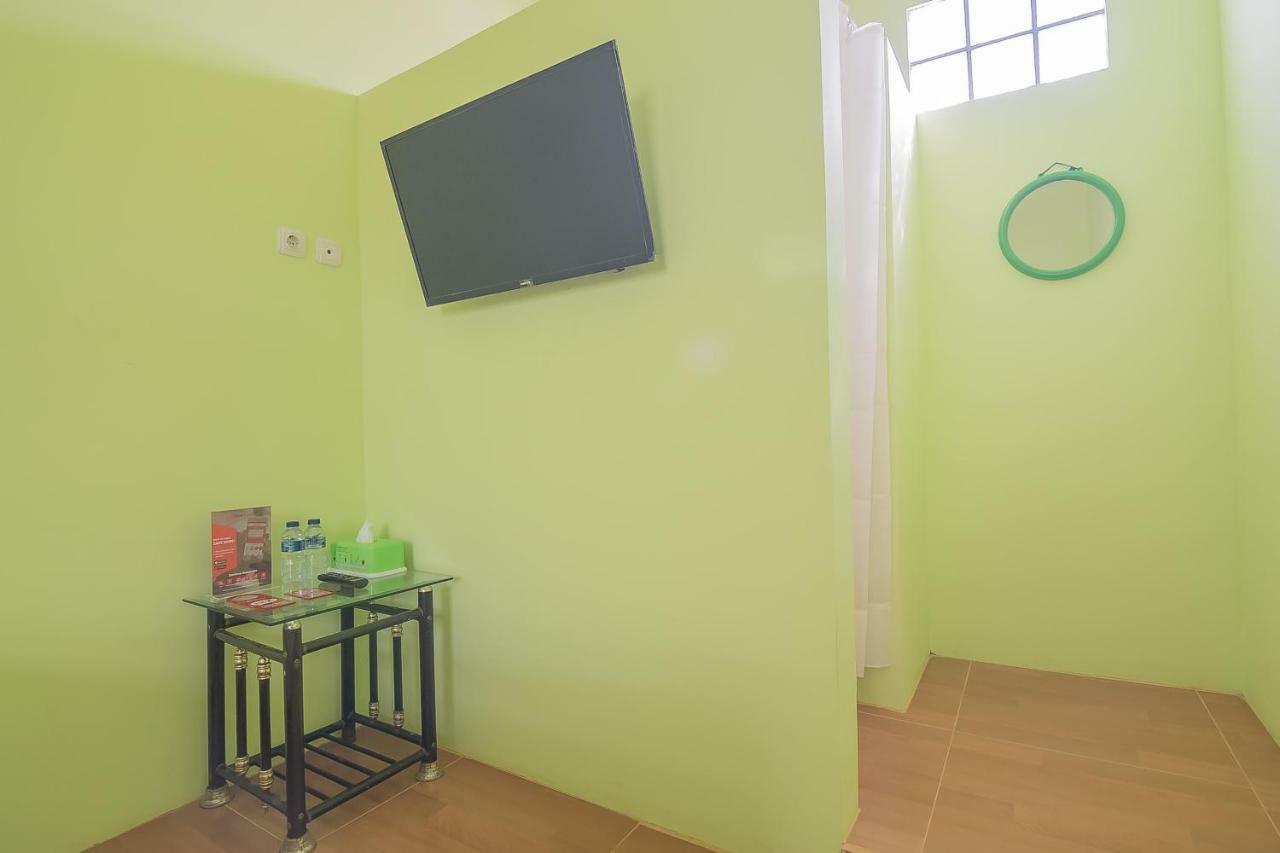 Reddoorz Syariah Near Museum Wisma Karya 수방 외부 사진